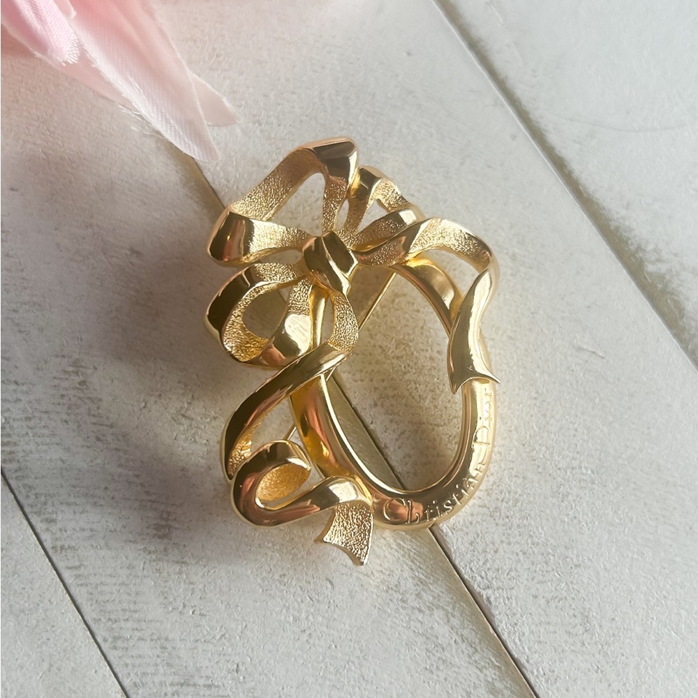 Authentic Dior Gold Ribbon Bow Brooch, 1980’s Vintage Brooch, designer jewelry - Picture 6 of 13